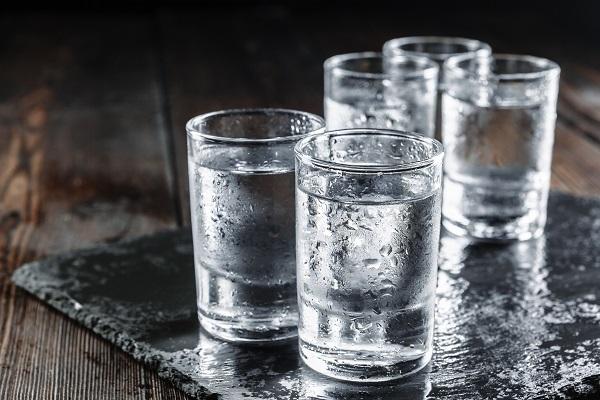 стаканы с водкой
